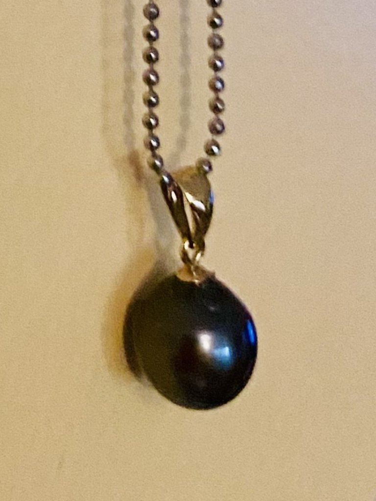 Tahitian Black Pearl Gold Pendant